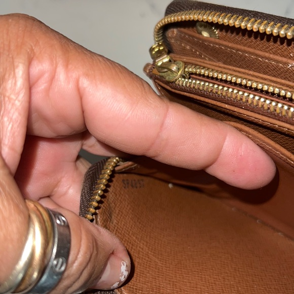 Louis Vuitton wallet - Picture 10 of 11